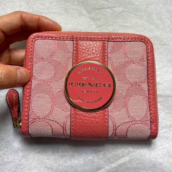 Coach New C8323 Lonnie Small Zip Around Wallet in Taffy - Picture 1 of 6